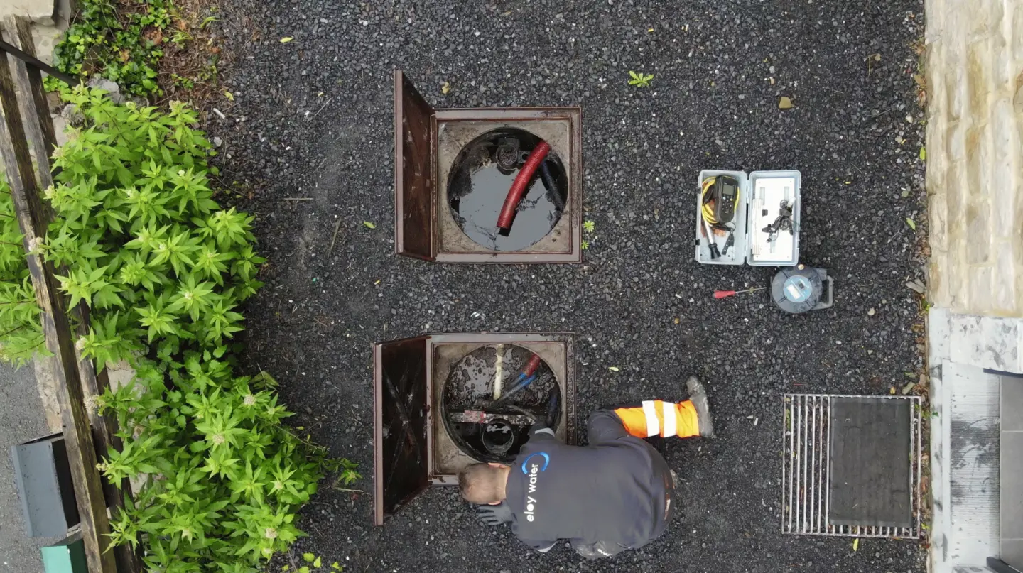 microstation entrain d'être réparée par un partenaire eloy