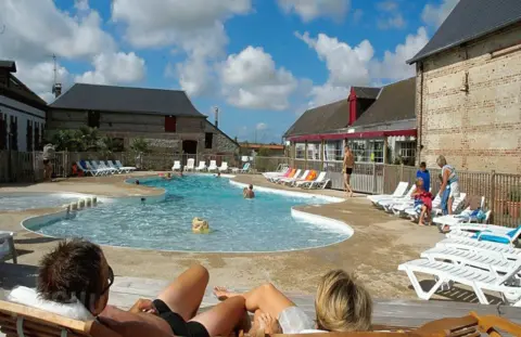 piscine du camping le Ridin