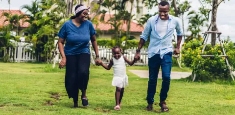 famille dans le jardin